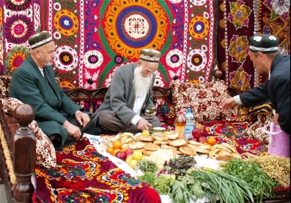آنچه که در دید و بازدید عیدنوروز باید رعایت کنیم