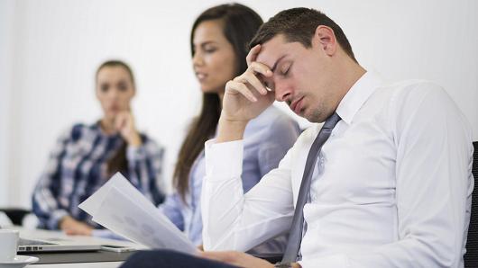 دلایل ناکارآمدی اکثر جلسات کاری چیست؟ + اینفوگرافیک