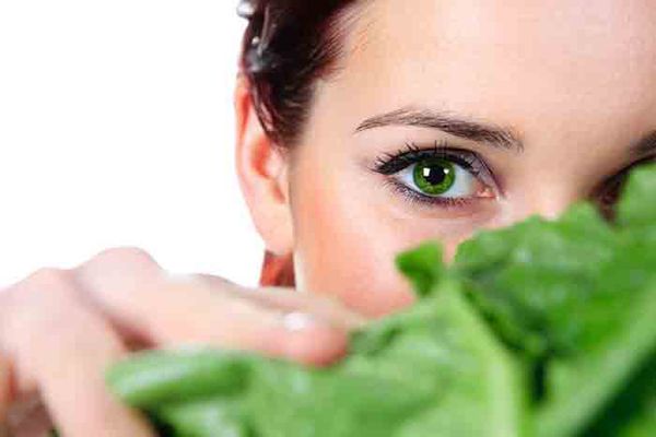 مواد غذایی مفید برای تقویت چشم و بینایی (۱)