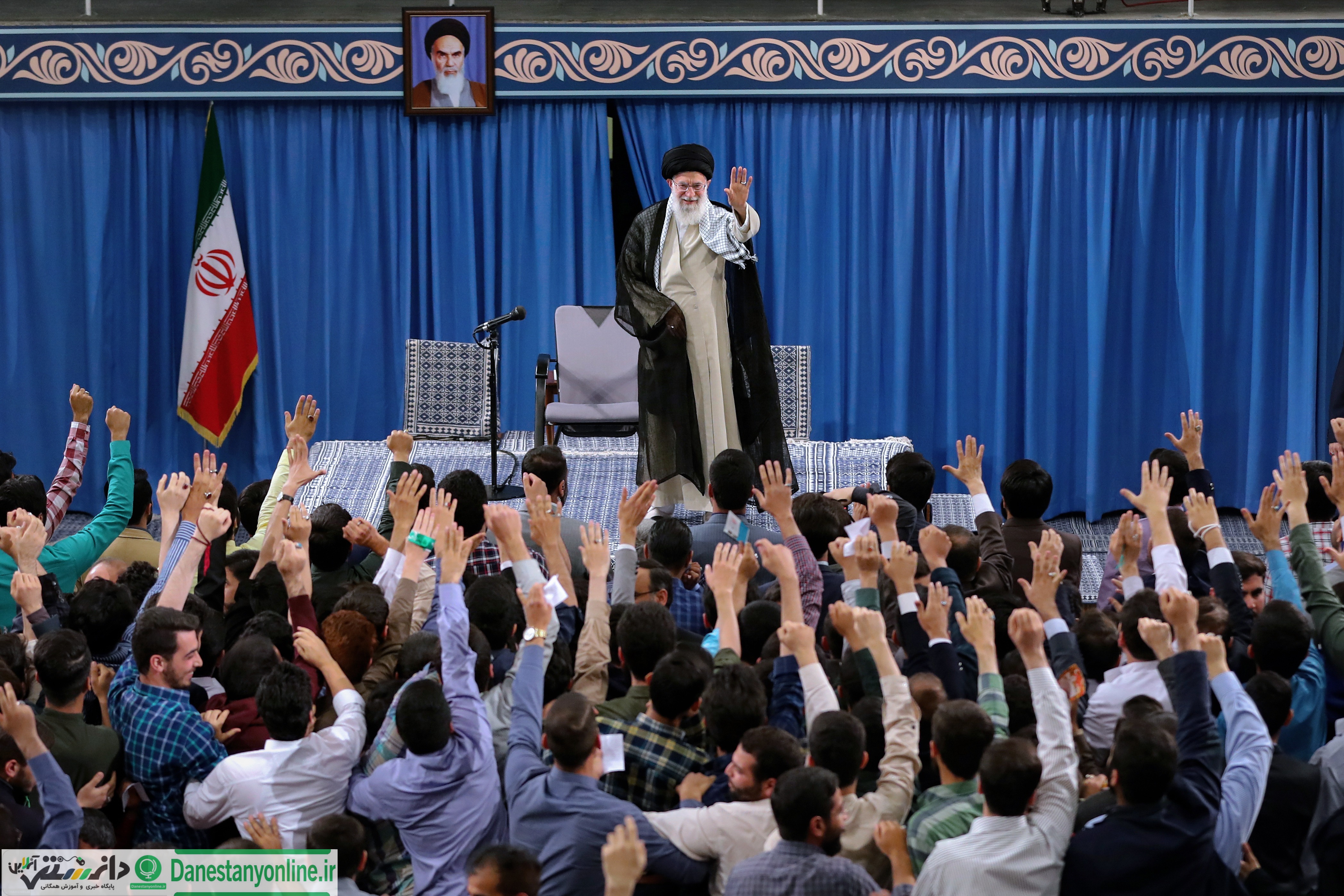 رهبر انقلاب: اشتباههای مسئولان٬ شکافهای بزرگ در جامعه ایجاد می کند