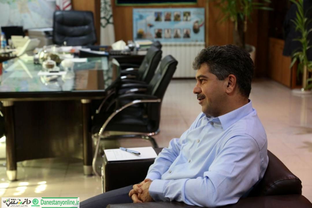 دیدار مدیرمسئول دانستنیآنلاین با شهردار منطقه ۲۱