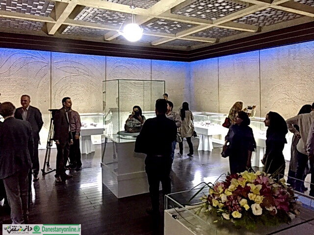 موزه شهاب سنگ در برج آزادی