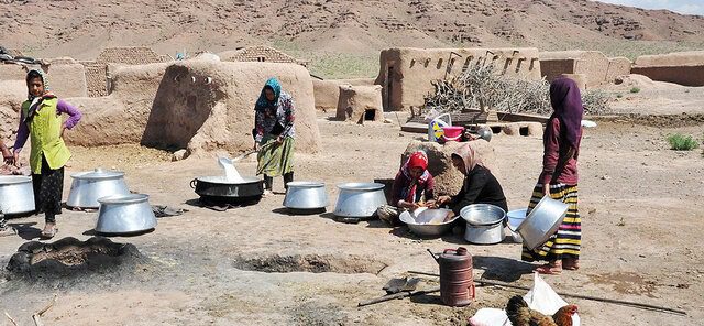 گندمبر چشم انتظار التفات مسئولان/آب شرب و راه مهمترین مشکل روستای گندمبر
