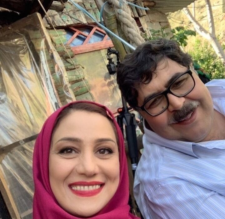 شبنم مقدمی بر سر مزار استاد شجریان