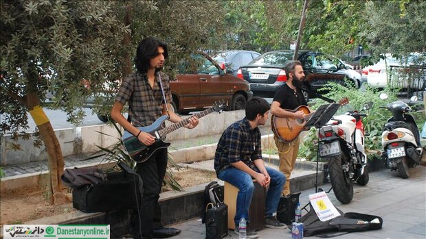 اجراهای خیابانی موسیقی مجوز می خواهد