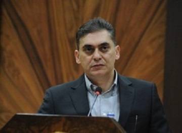 قانون تجارت نیازمند بازنگری و کاهش قوانین متضاد است