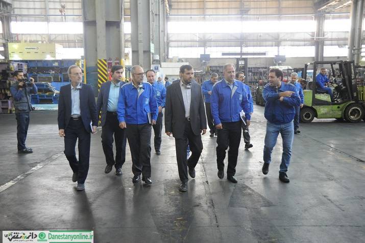بازدید عضو کمیسیون صنایع مجلس از ایران خودرو/لزوم نقد صنعت خودرو از مجاری مناسب