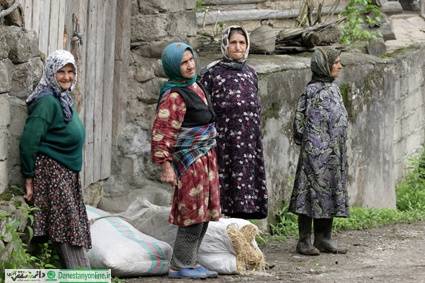 زنان روستایی اقلیتی که جور اکثریت را می کشند