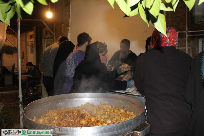 توزیع غذا توسط موسسه پایان کارتن خواب/گزارش تصویری