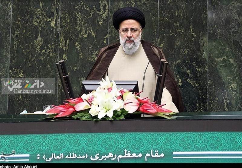 رئیسی تأکید کرد:اصلاح ساختار، عدم کسری و مهار تورم اساس بودجه ۱۴۰۱