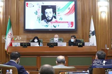 شهید تندگویان وزیر نفت بود اما همانند یک سرباز ساده به منطقه جنگی رفت