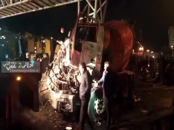 تصادف یک دستگاه میکسر با ۱۳ خودرو