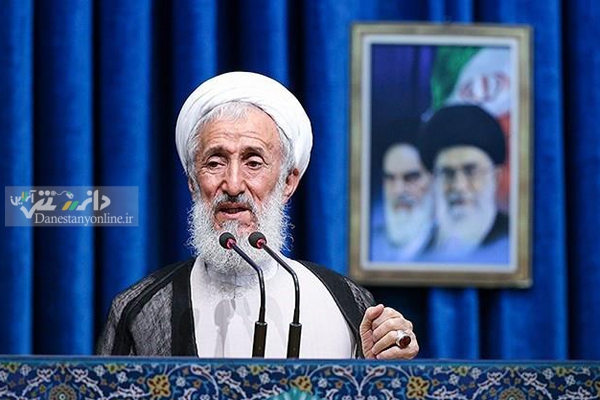 جشن دهه فجر مثل عاشورا و غدیر باید هر سال تکرار شود