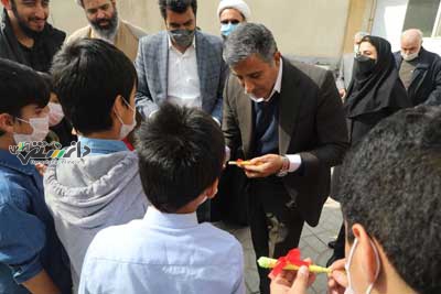 در منطقه ۲۲ کمک و یاری رساندن به دیگران را شاهد هستیم
