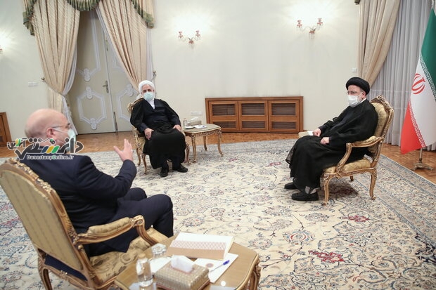 بررسی اولویتهای کشور در نشست سران قوا