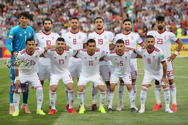 حمله تند کیهان به بازیکنان تیم ملی که سرود نخواندند + عکس