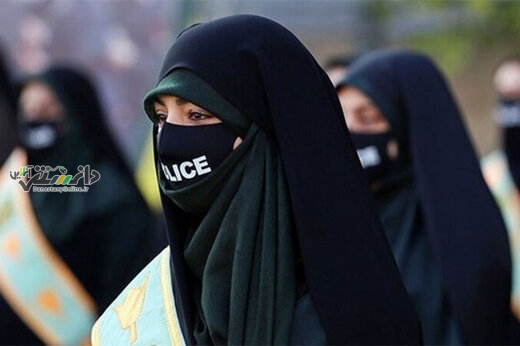 قرائت بیانیه 2 زبانه توسط زنان گارد ویژه در راهپیمایی امروز