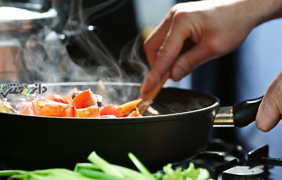 دانستنی آشپزی/دلایل کف کردن روغن موقع آشپزی+اینفوگرافیک