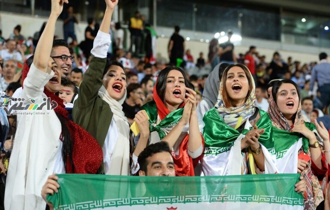 حضور زنان در ورزشگاهها مثل استخوان در گلوی سیاست رسمی گیر کرده
