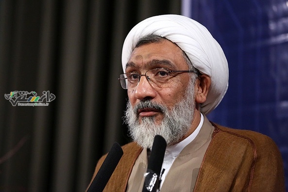 پور محمدی: باید تلاش کنیم که ملت پشت سر نظام قرار گیرند