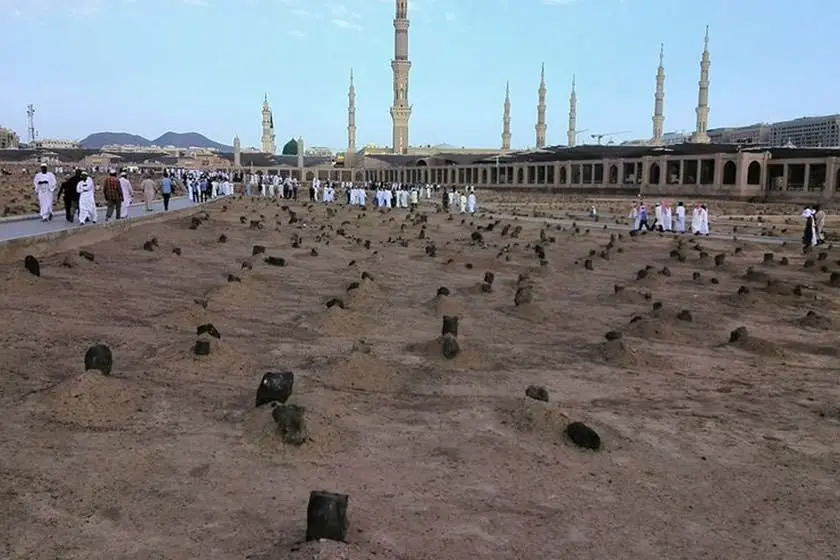 بقیع در روز عاشورا از غربت چندین ساله خارج شد