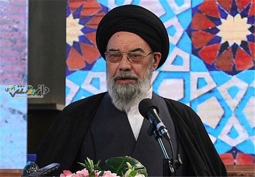 امام جمعه اصفهان: روحانیون باید در همه بخش دولت حضور داشته باشند