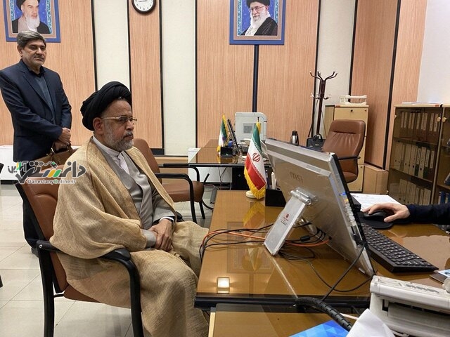 وزیر روحانی در انتخابات ثبت نام کرد