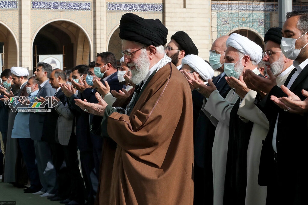 اقامه نماز عید فطر به امامت رهبر انقلاب