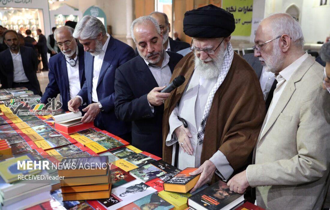 رهبر انقلاب اسلامی: بایددر زمینه تولید کتاب مناسب برای نسل جوان بیشتر تلاش کرد