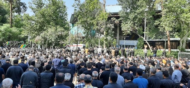 مردم تهران رئیسجمهور شهید و همراهان شهیدش را بدرقه کردند