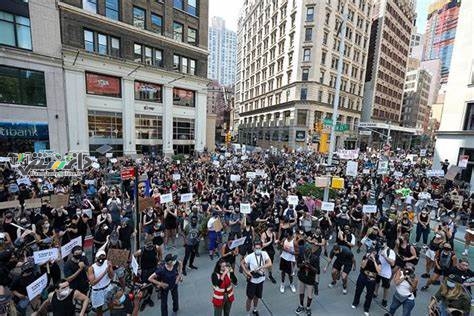 اعتراضات دانشجویان در آمریکا باعث دیوانگی نهادهای حامی صهیونیستها شد
