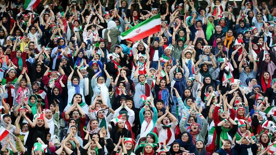 ورود زنان به ورزشگاه ها باید ضابطه مند باشد