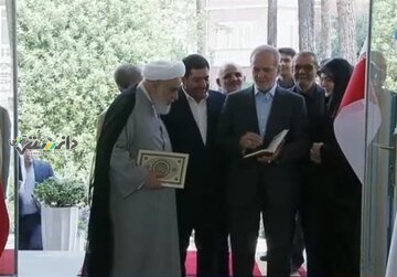 حضور مرندی یک چهره سیاسی بانفوذ در کنار مسعود پزشکیان