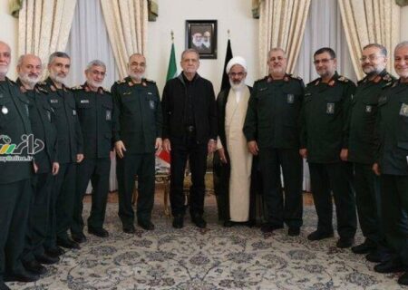 فرماندهان ارشد سپاه با پزشکیان دیدار کردند
