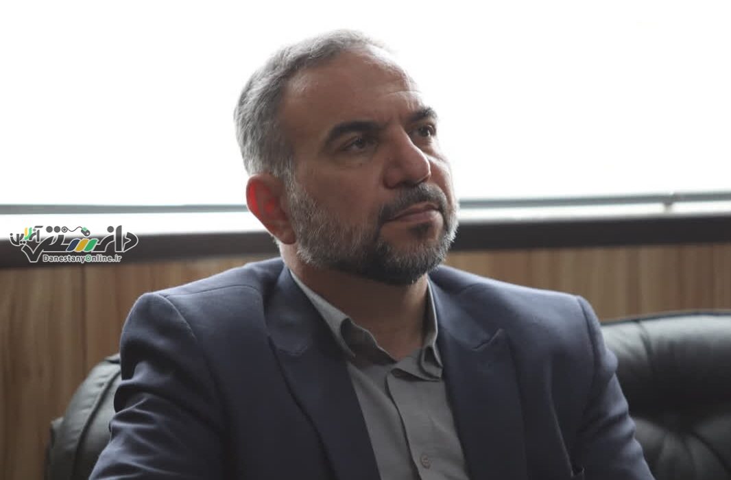 مراجعه خانواده ها برای ثبت نام سرویس مدرسه فرزندان خود به سامانه سپند