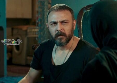عکس رضا پروانه در کنار مادرش