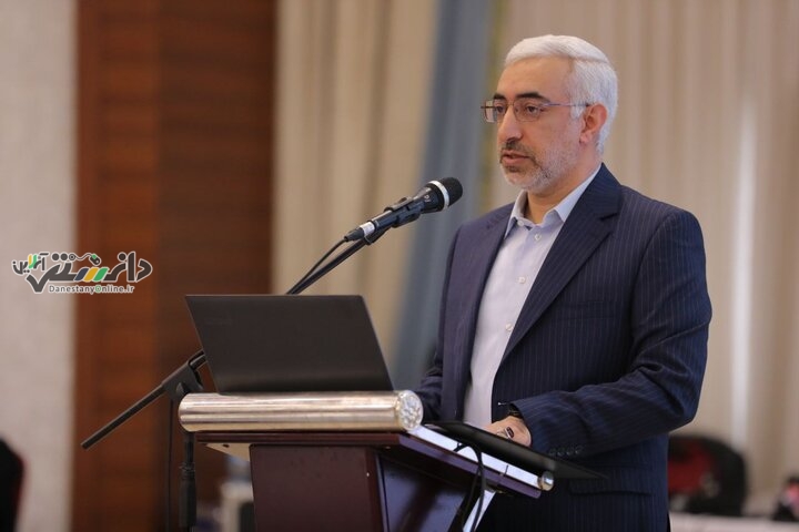 عشقی استعفا داد