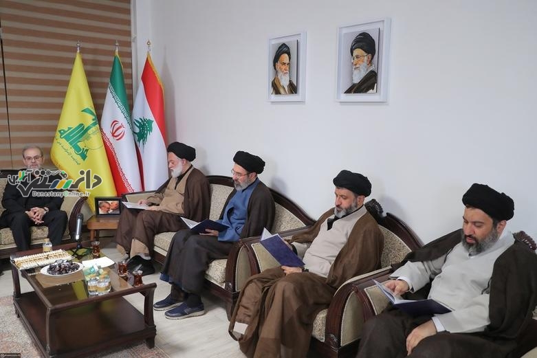 عکس فرزندان مقام معظم رهبری در دفتر حزب الله لبنان