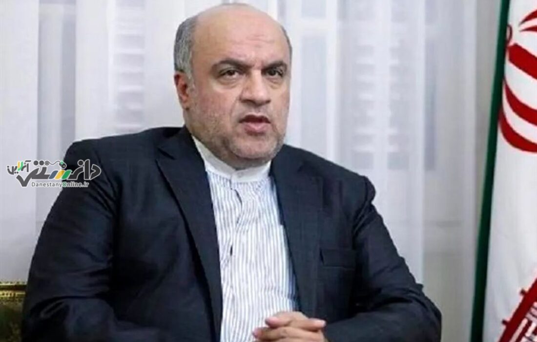 آیت خامنه ای به سفیر ایران در لبنان هدیه دادند