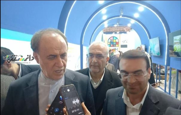 بازدید نائب رئیس مجلس شورای اسلامی از غرفه ادارهکل میراث فرهنگی گردشگری و صنایع دستی استان البرز