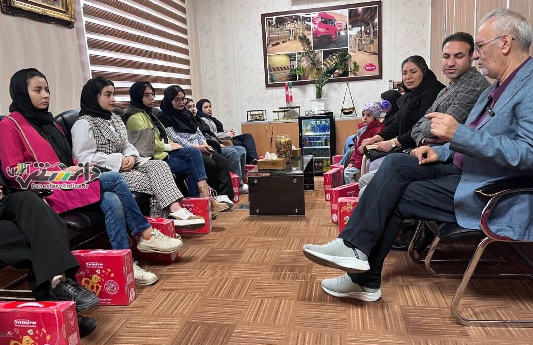 بازدید دانشآموزان نخبه از صنایع غذایی مانتا با هدف ارتقاء تعامل علمی و صنعتی