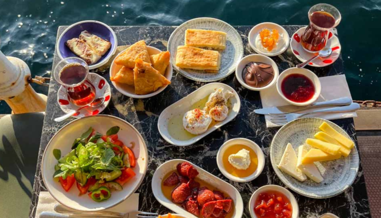 دانستنی سفر و گردشگری/۱۷ بهترین رستورانهای استانبول از نظر مسافران + عکس و آدرس