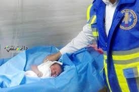 دانستنی اخبار/تولد نوزاد عجول آرادانی در آمبولانس