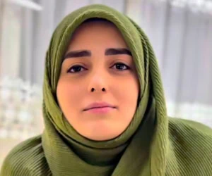 دانستنی فرهنگ /قیافه دهه شصتی ستاره سادات قطبی با سیبیل و مقنعه+ عکس خاص