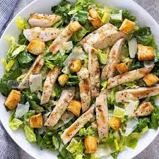 دانستنی آشپزی/چه نکاتی برای تهیه سالاد سزار به روش رستورانی مهم است