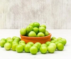 دانستنی مواد غذایی/بلای زیاد خوردن گوجه سبز داخل معده