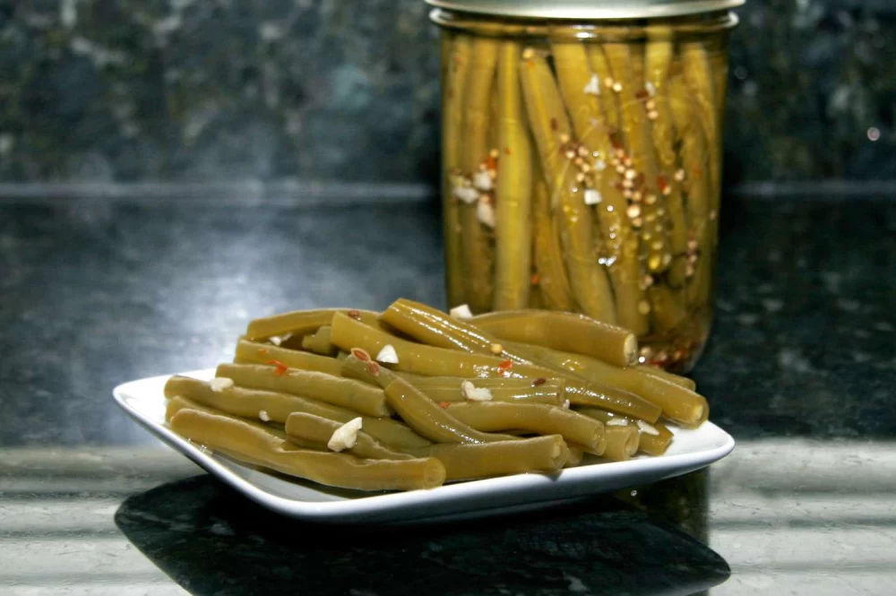 دانستنی آشپزی/طرز تهیه ترشی شور لوبیا سبز، یک چاشنی خوشمزه و سالم