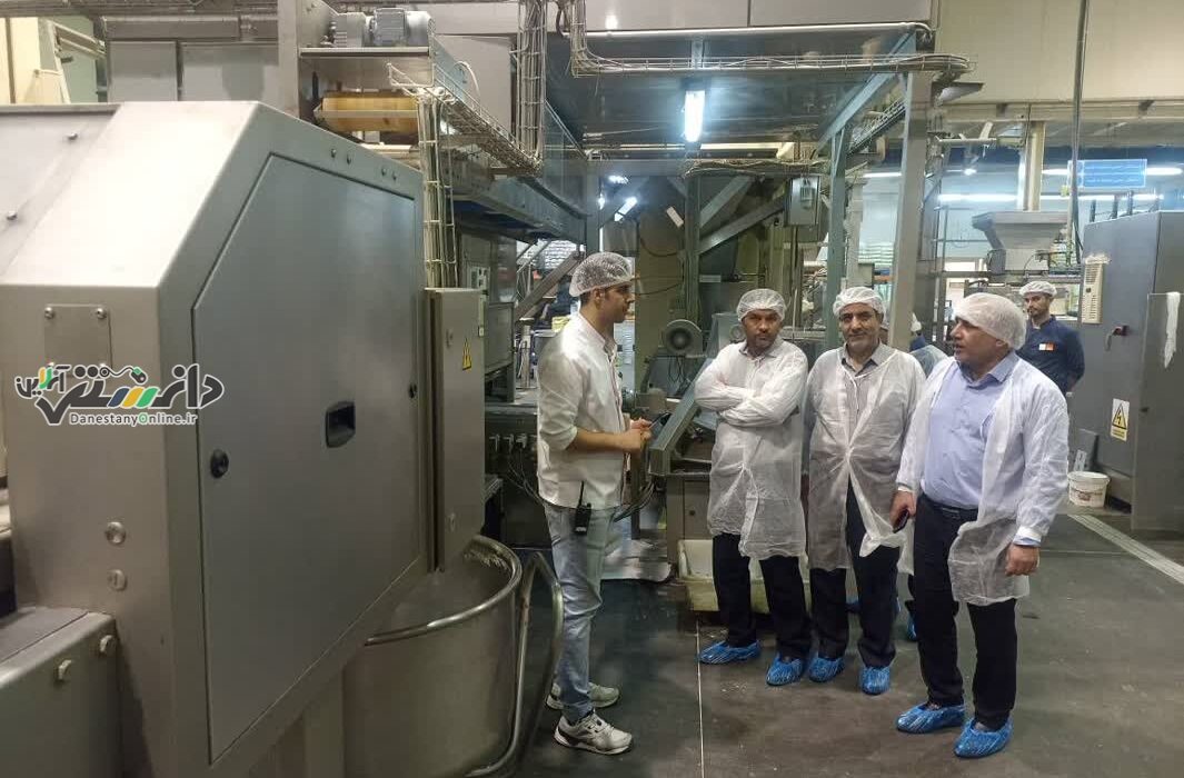 بازدید مدیرکل صنعت، معدن و تجارت استان البرز از یکی از بزرگترین شرکت های تولید نان صنعتی در کشور