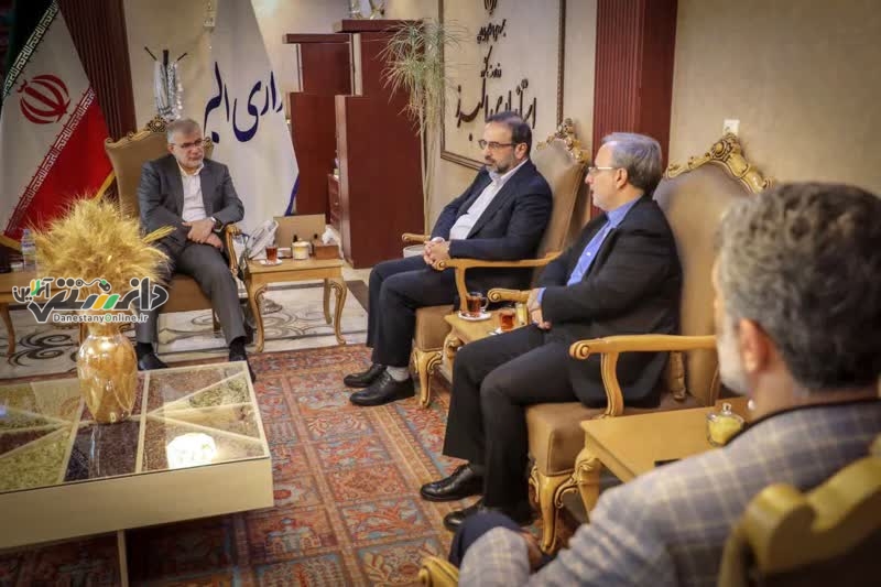 دیدار رئیس کل دادگستری استان البرز با استاندار و تبریک هفته دولت
