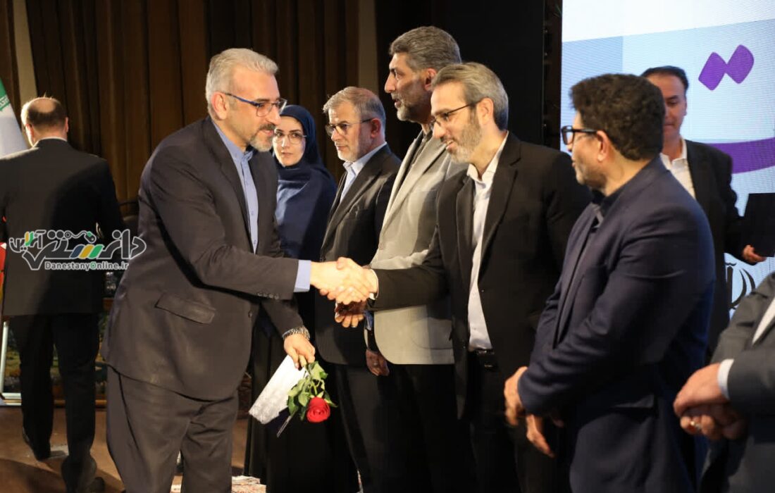 تجلیل از اتاق بازرگانی البرز در اختتامیه هشتمین دوره جشنواره مطبوعات استان البرز